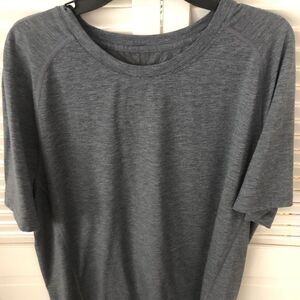 Lululemon men’s short sleeve shirt